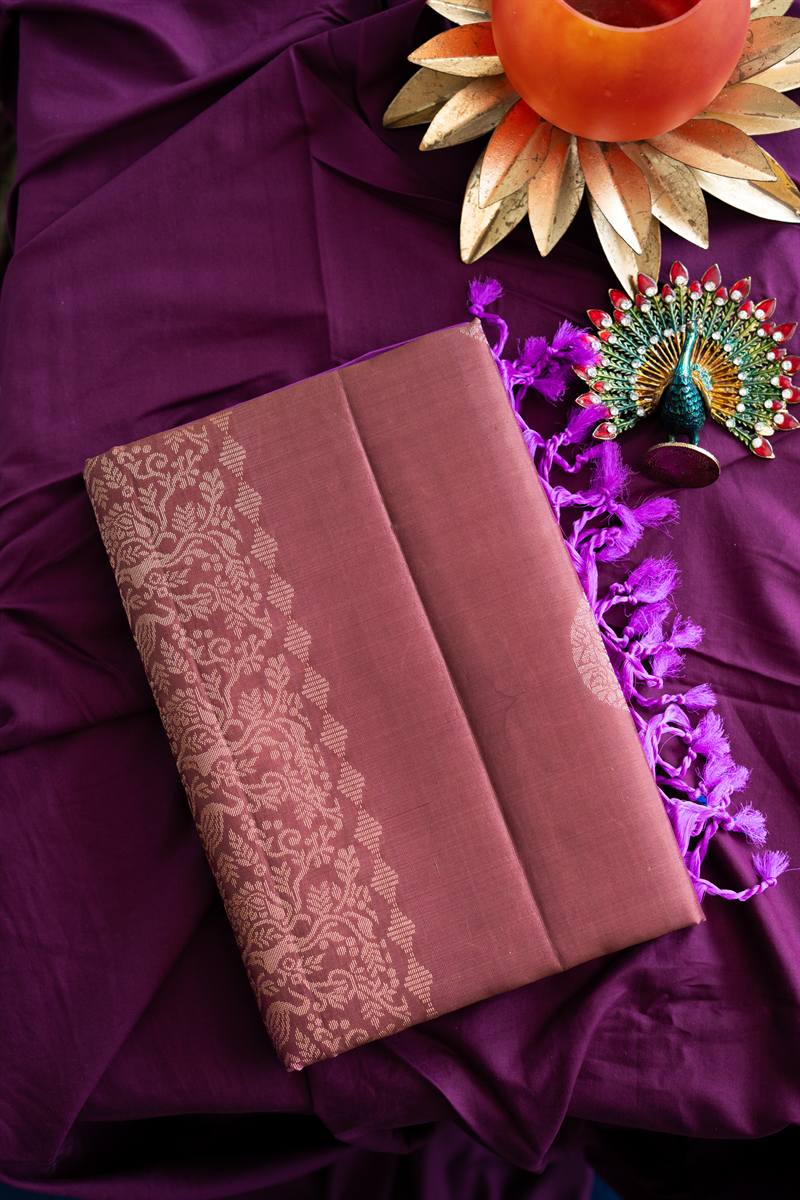 Mauve Lace Border