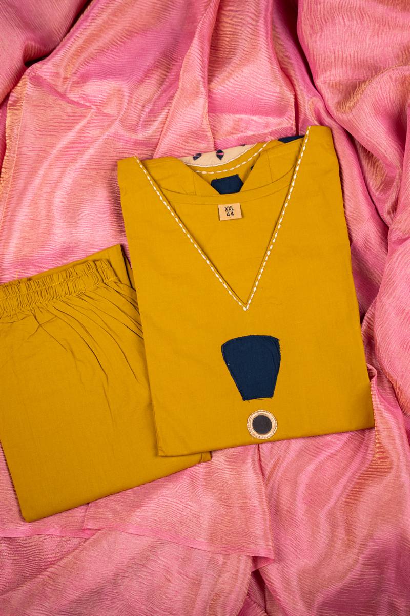 Mustard Pendant Neck