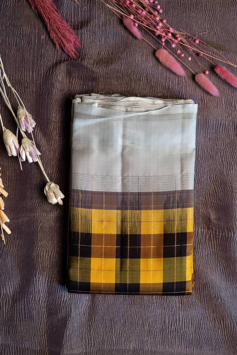 Ivory Check Border