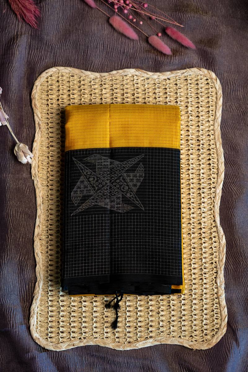 Black Gold Motif Border